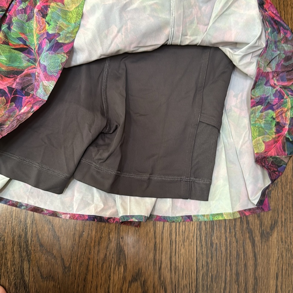 lululemon athletica Multicolor Floral Pleated Skort with Black Waistband - Picture 8 of 8